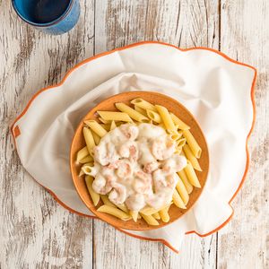 Penne ao Molho 4 Queijos com Camarão - 400g